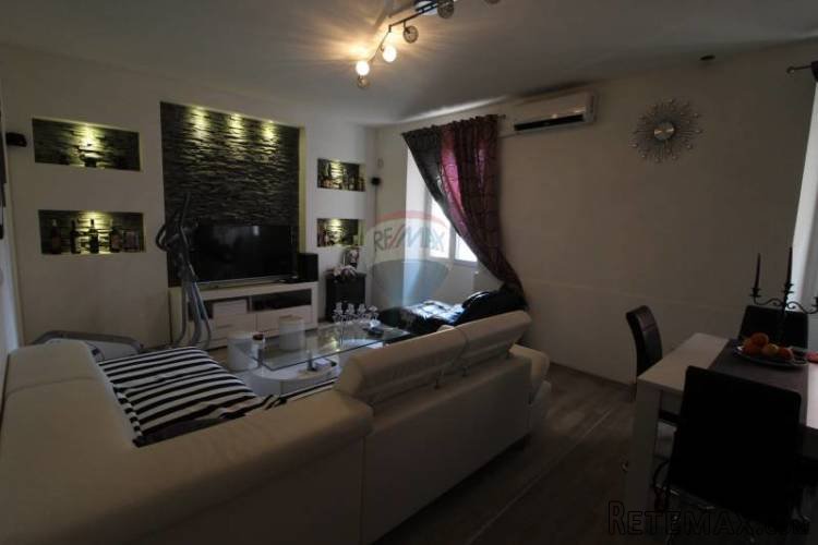 Namješten i moderno opremljen stan u centru površine 112m2 - 2