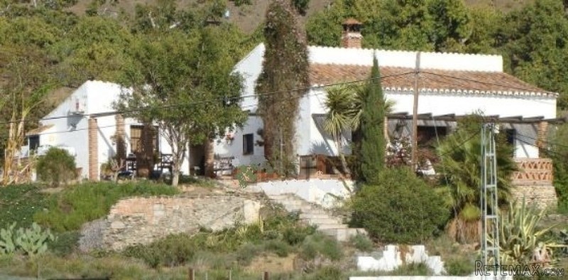 3 bedroom, 2 bathroom Finca/Country..