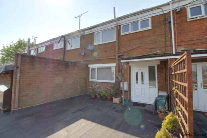 3 bedroom, Flat house for sale