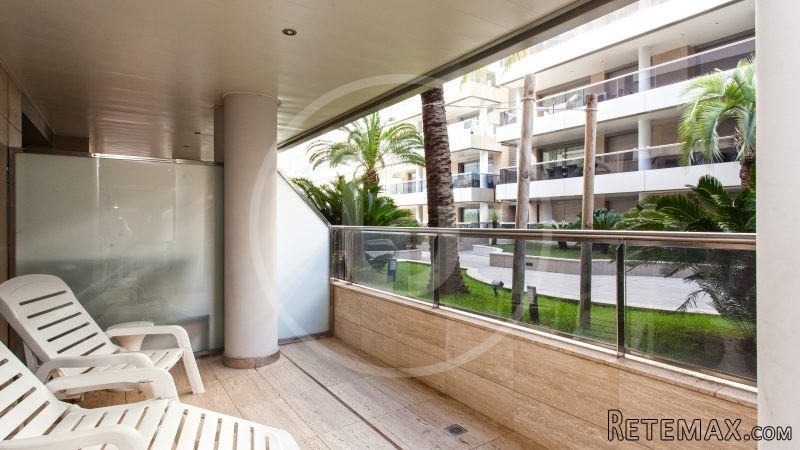Ground floor apartment with big terrace