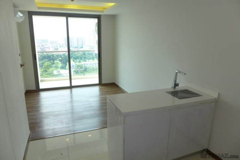 Cosy Beach New The Peak Towers Condo..