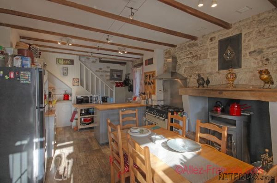 Loizé (79) - Detached stone property offering 2 spacious.. - 2