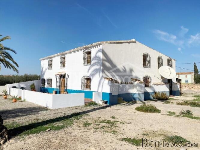 NEW & EXCLUSIVE TO VOSS HOMES - A huge 300m2, full of.. - 3
