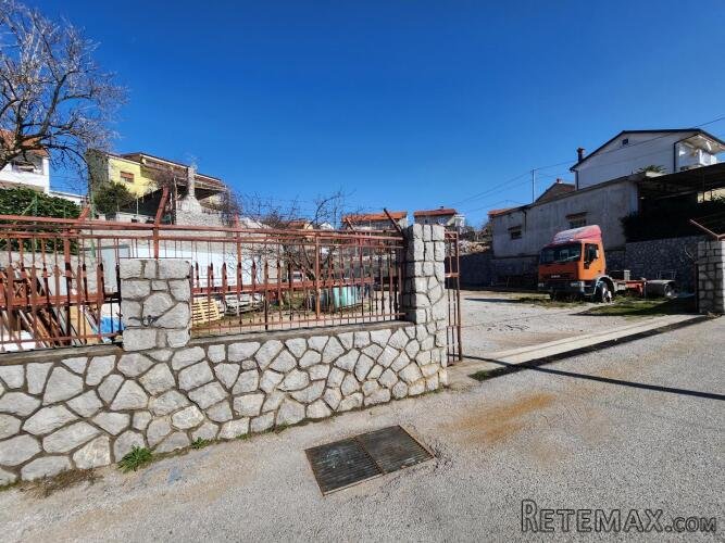 Rijeka, Zamet - ograđen teren za najam, 900m2