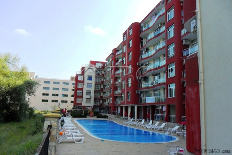 Top floor spacious studio apartment.. - 2