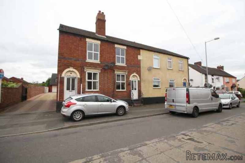 2 bedroom, End Of Terrace House house..