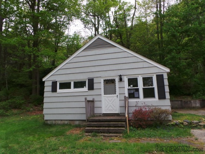 18 Lake Dr Sandy Hook, CT, 06482..