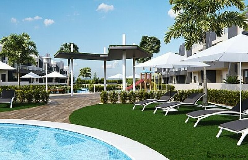 3 BED BEACH APARTMENTS WITH GARDEN
