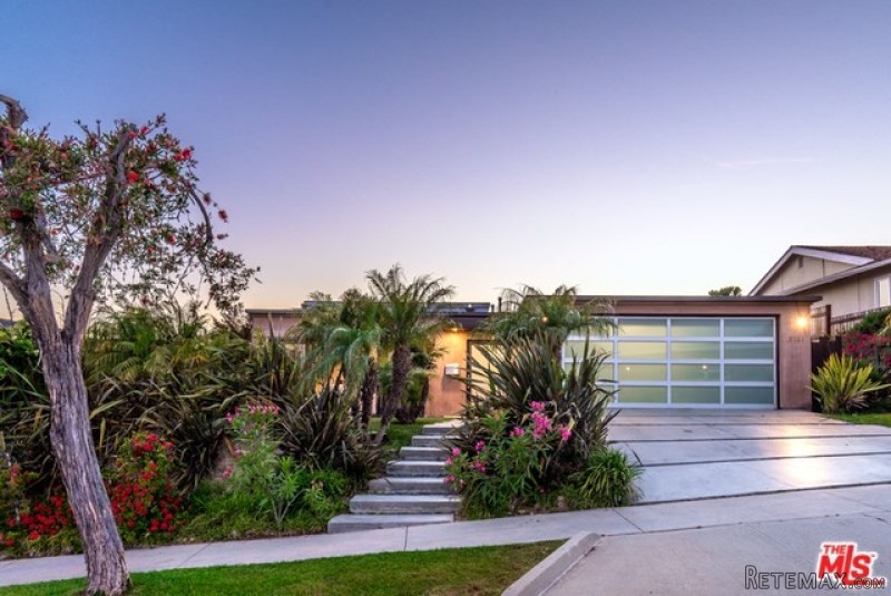 3723 Castlerock Rd | Malibu, California..