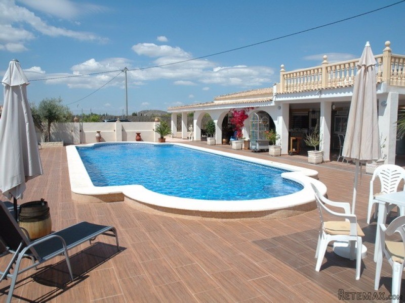 9 bedroom, 7 bathroom B and B, (build..