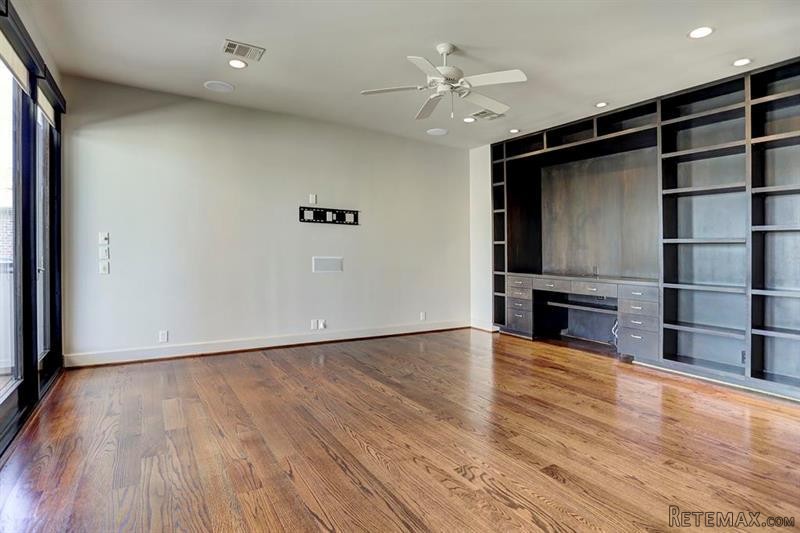3 bedroom House For Sale: 1013 Potomac.. - 2