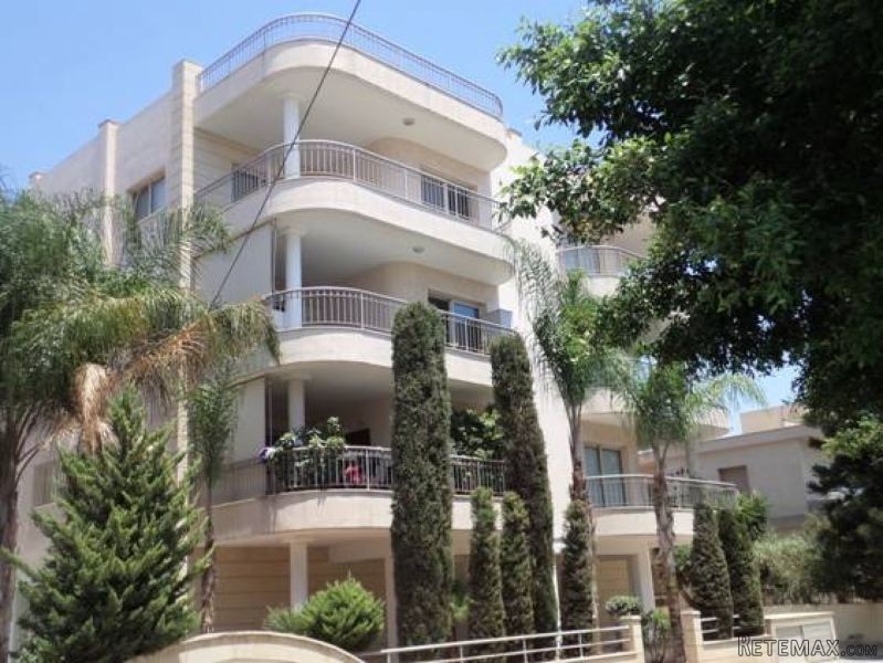 Three bedroom apartment in Tricherousa..
