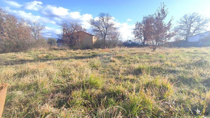 Istra, Buje, Kaštel - građevinsko zemljište stambene namjene