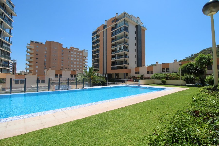 El Residencial se encuentra ubicado en la Cala de..