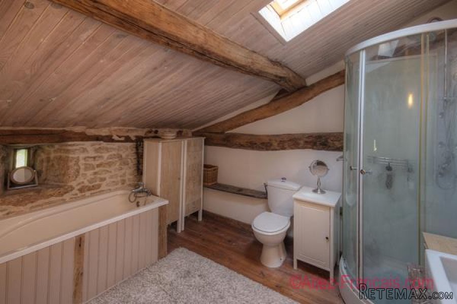 Loizé (79) - Detached stone property offering 2 spacious.. - 10