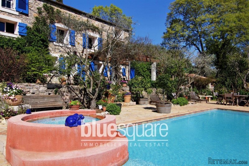 RENOVATED FARMHOUSE IN FAYENCE