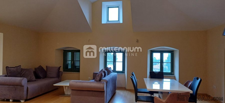 Opatija, luksuzan dvoetažni stan u centru s okućnicom i p.. - 2