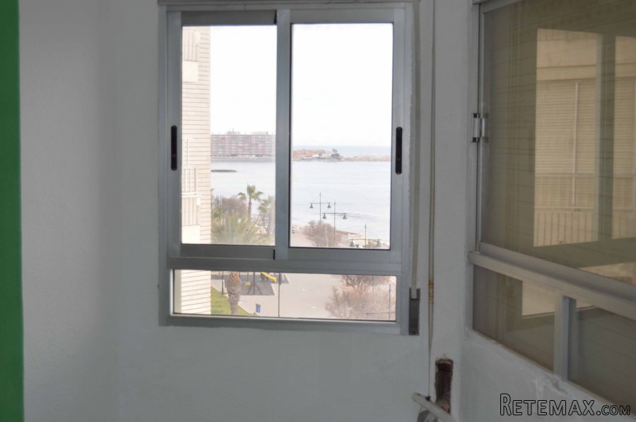 Apartment on the beachfront, to reform all exterior.It has.. - 3