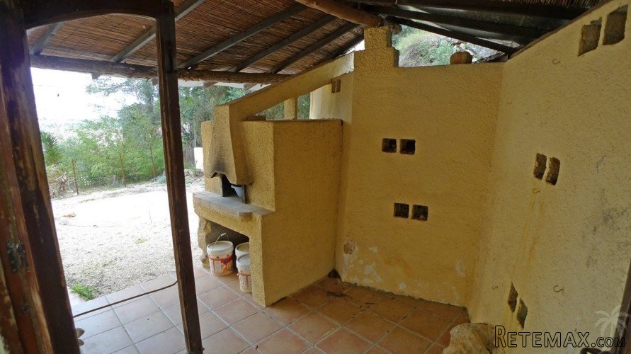House for sale with 3 bedrooms and 2 bathrooms located near.. - 3
