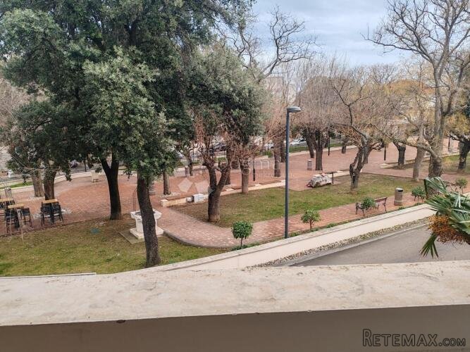 VODICE - kuća u centru blizu mora - dva stana - poslovni pro - 3