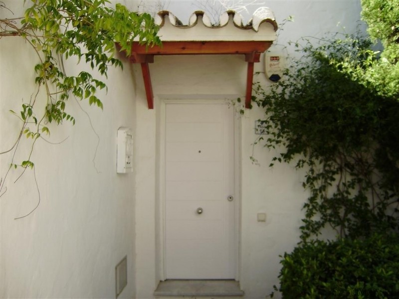 TOWNHOUSE FOR SALE IN BAHIA DE MARBELLA