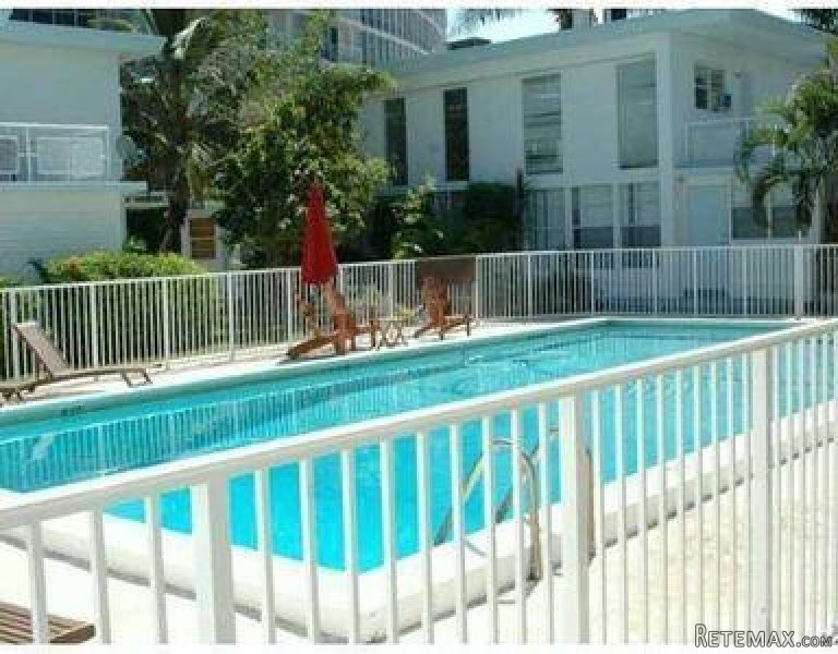 6865 Bay Drive #7 Miami Beach, Fl 33141