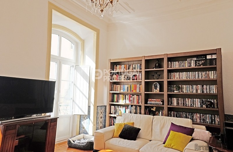 Superb Historical Apartment in Chiado - 2