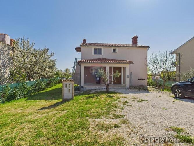 Istra,Vodnjan-kuća s 2 stana i pogledom prema moru