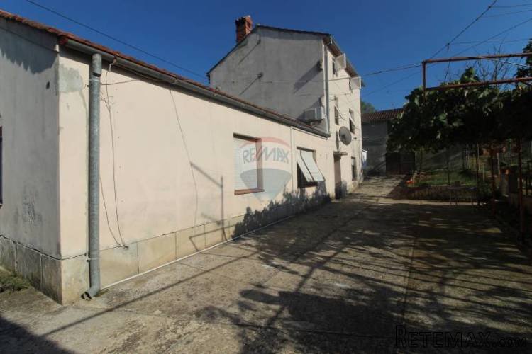 ISTRA,VINKURAN - kuća 150m2 s velikom okućnicom
