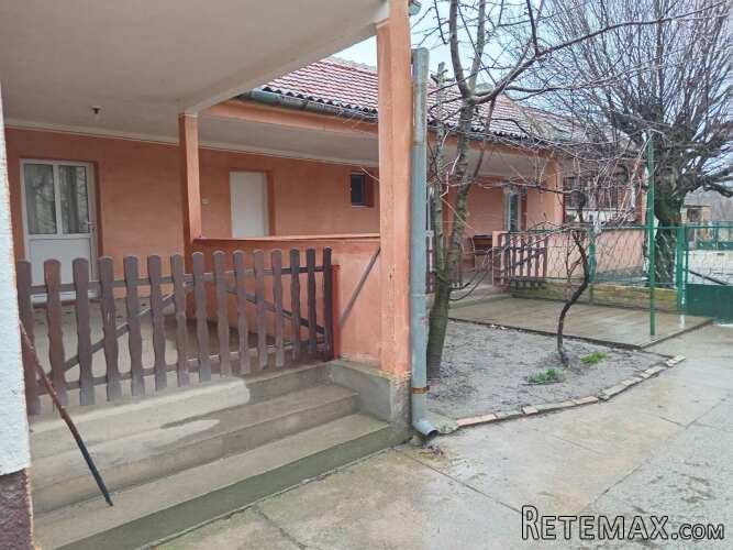 Prodajem kucu u Jarkovcu - 4
