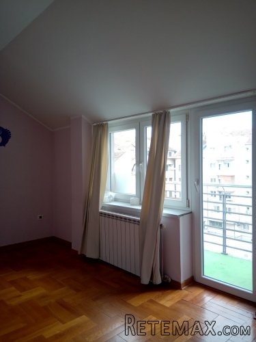 Odlicna lokacija,svetao,3.5-soban stan,4 sprat,lift - 8