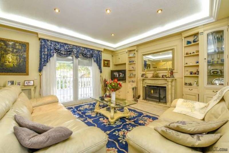3 Bedroom 3 Bathroom Villa In Ciudad..
