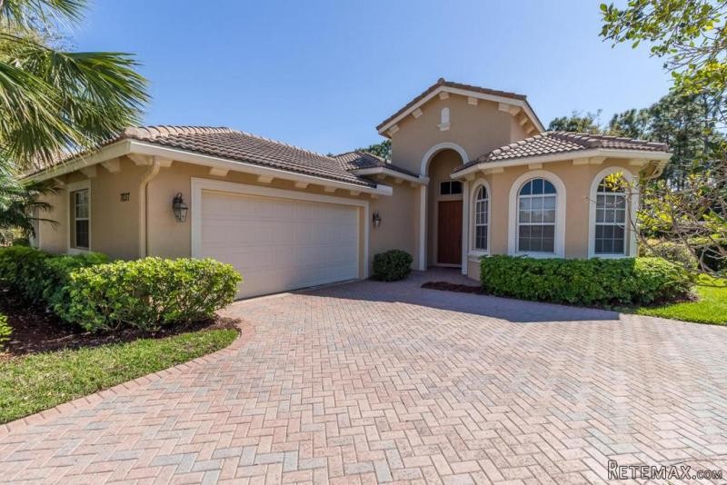 7037 Maidstone Dr, Port Saint Lucie, FL..