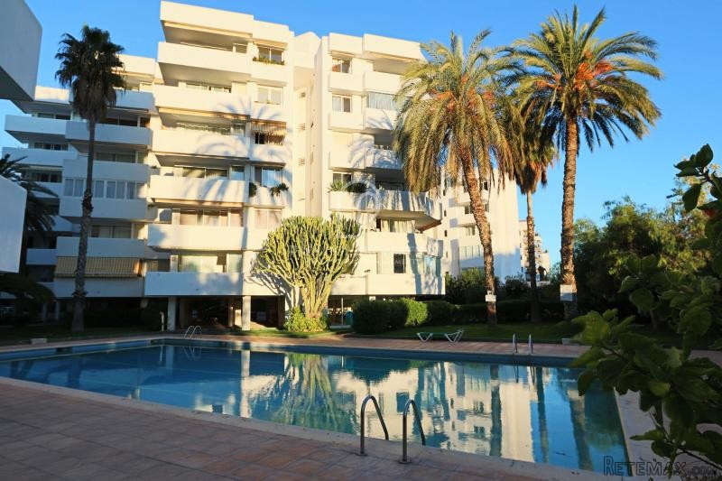 Spacious apartment with pool near.. - 2