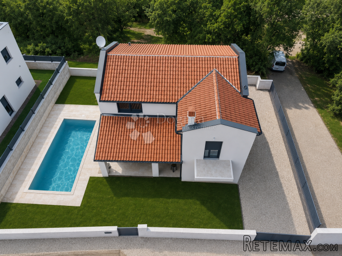 Kuća s bazenom u Marčani – 175 m², mirna lokacija - 2