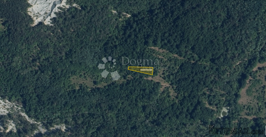 Malo poljoprivredno zemljište u okolici Roča - 2