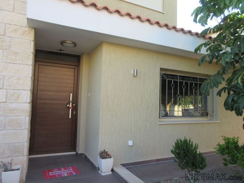 Excellent three bedroom detached house.. - 2