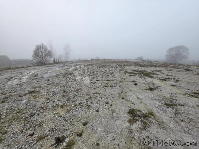 Građevinsko zemljište 2.279m² u Zlataru uz glavnu cestu - 3
