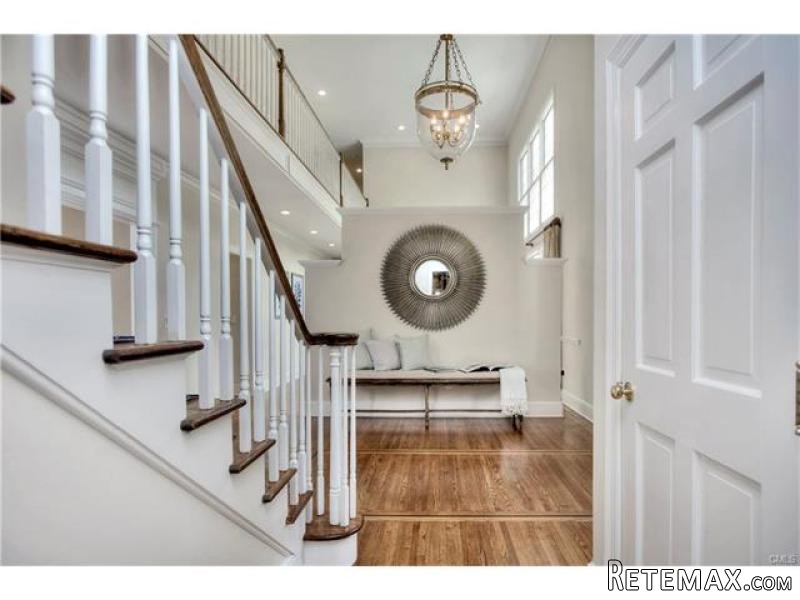 5 bedroom House For Sale: 366 MANSFIELD.. - 2