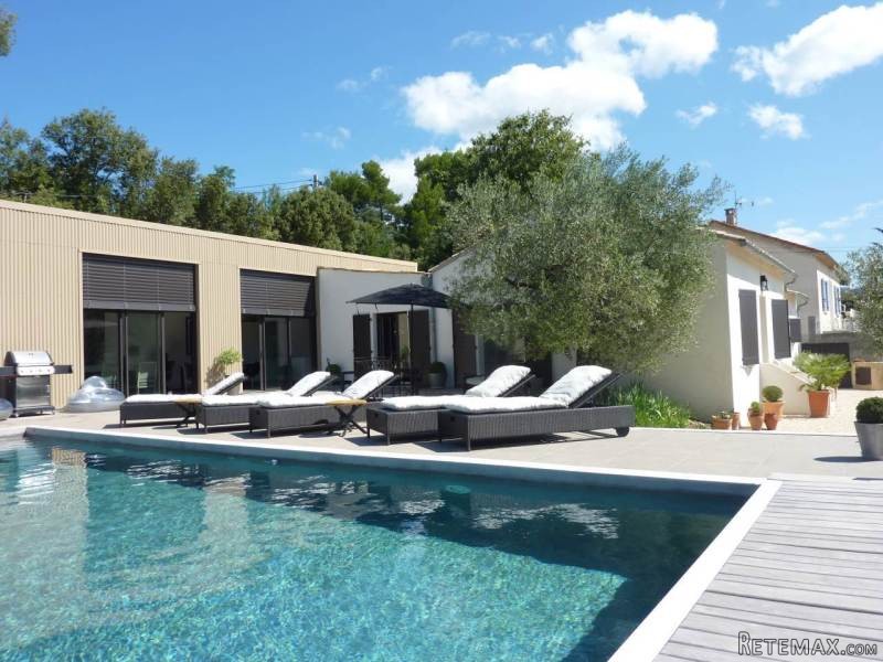 Beautiful Contemporary House With..
