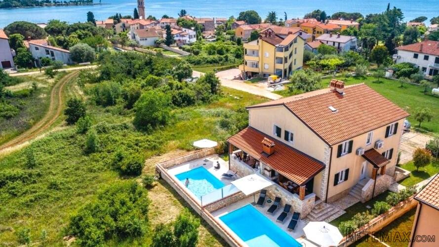 Istra Lovrečica,Kuća dvojnica 300 m do mora