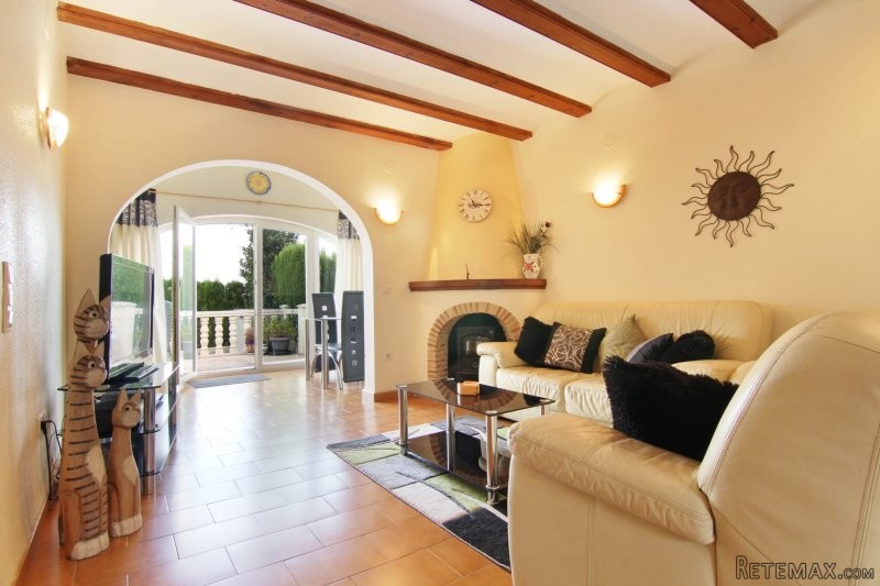 Exclusivity 3 bedroom house with great..