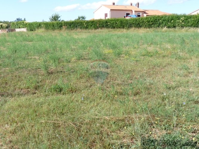 GRANDIĆI, građevinska parcela od 1608 m2 - 3