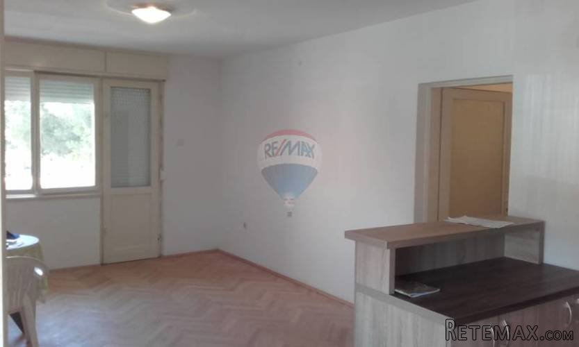 ISTRA, PULA, VIDIKOVAC, stan na prvom katu na odličnoj...