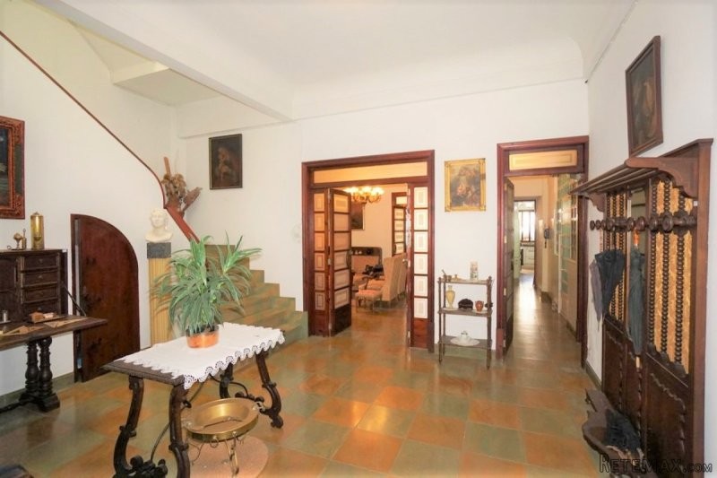 Very well located spacious house in..