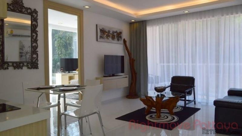 1 Bedroom Condo for sale in Pratumnak -.. - 2