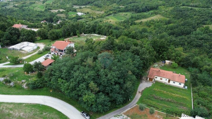 ISTRA, PIĆAN - Građevinsko zemljište 1364 m2 - 2
