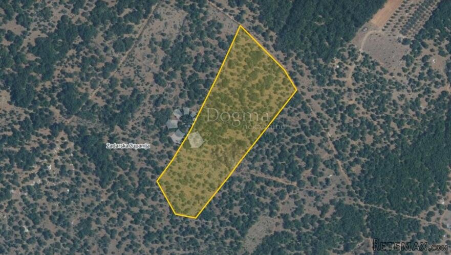 Poljoprivredno zemljište 22.336 m², blizina građevinske zone - 2