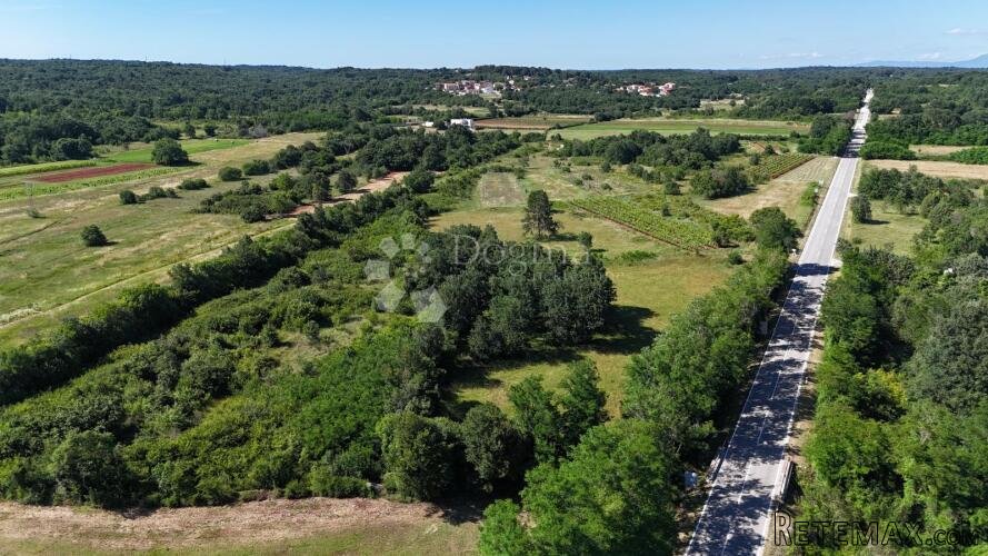 Prostrano kombinirano zemljište Prodol 6.370m2 - 2