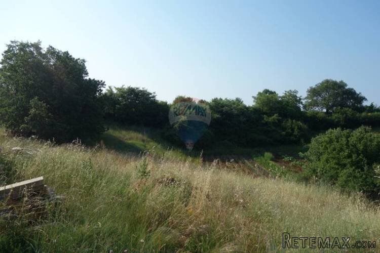 ISTRA, GRAĐEVINSKO ZEMLJIŠTE 800M2 - 2